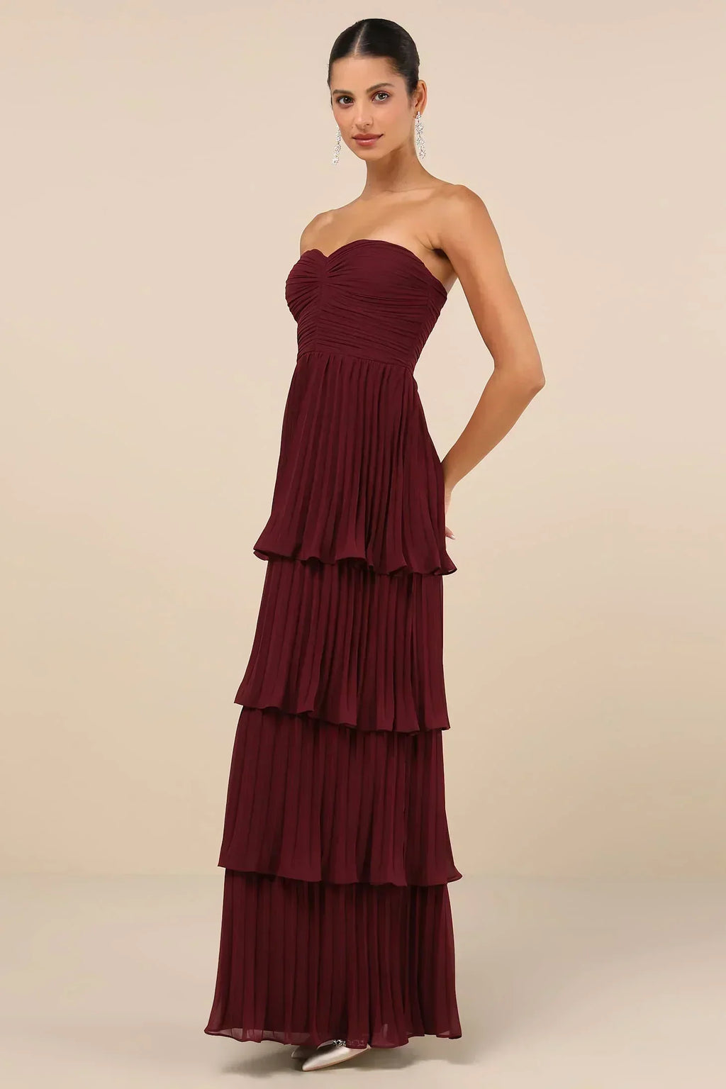 Bordo Bir Gece – Katmanlı Straplez Maxi Elbise
