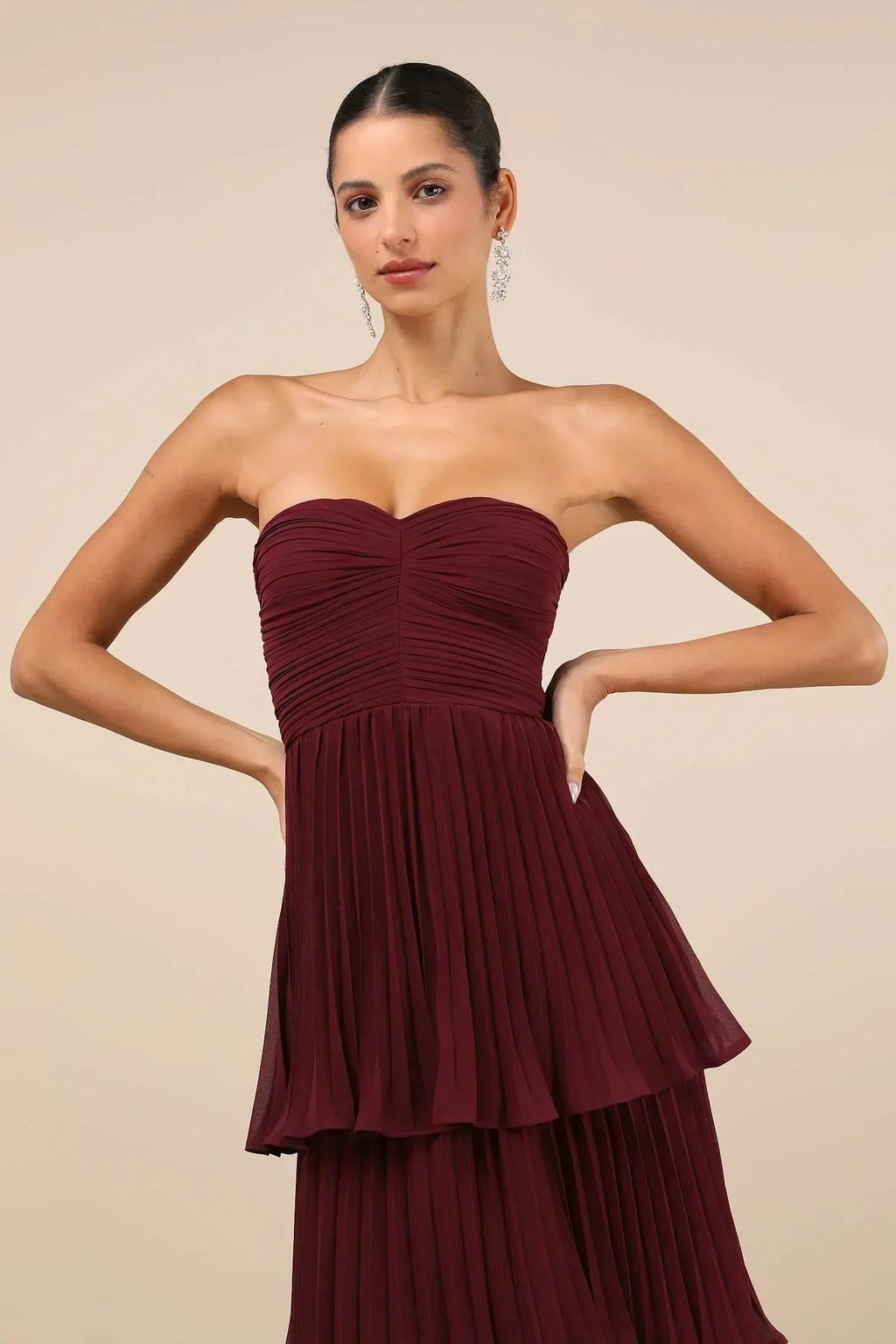 Bordo Bir Gece – Katmanlı Straplez Maxi Elbise