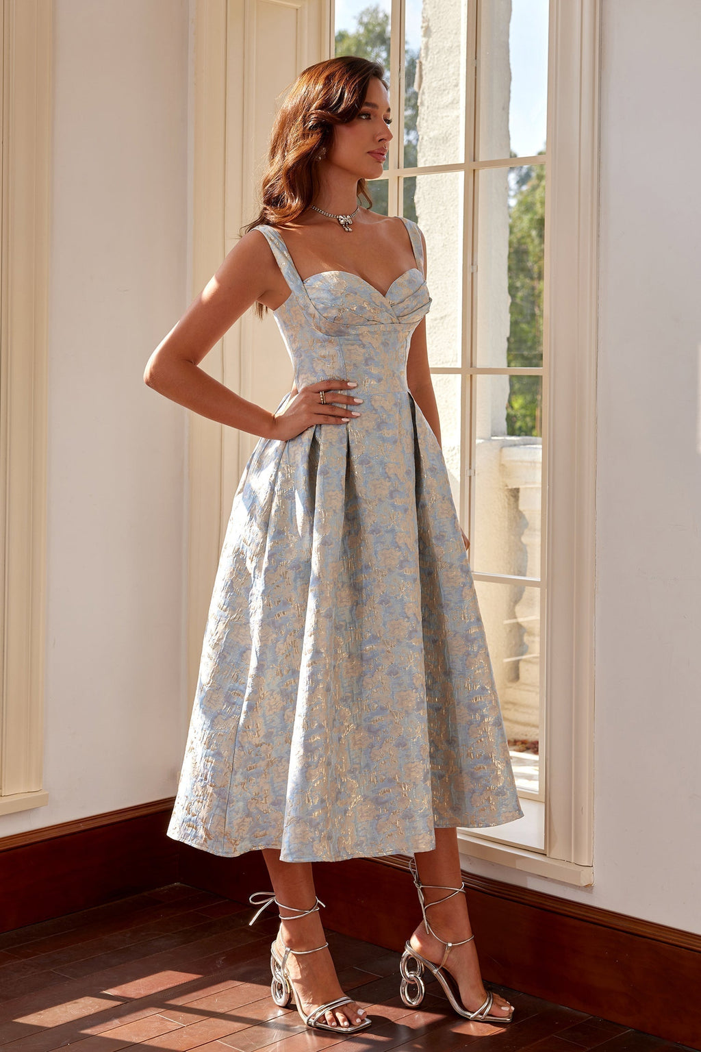 Işığın Hatırası – Brokar Dokulu Midi Elbise