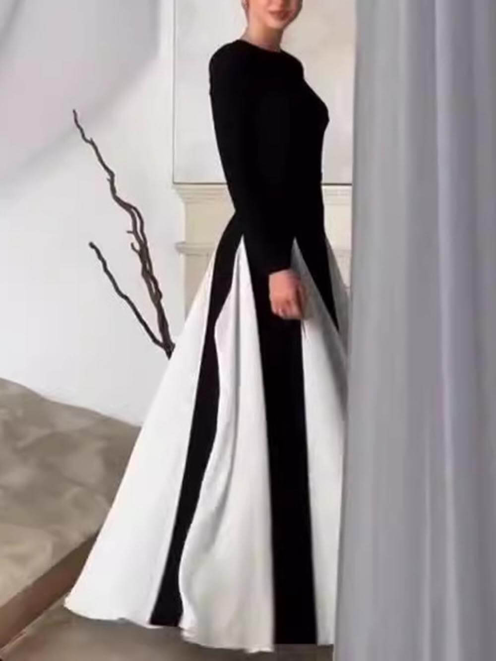 Işığı İkiye Bölen Zarafet – Panelli Maxi Elbise
