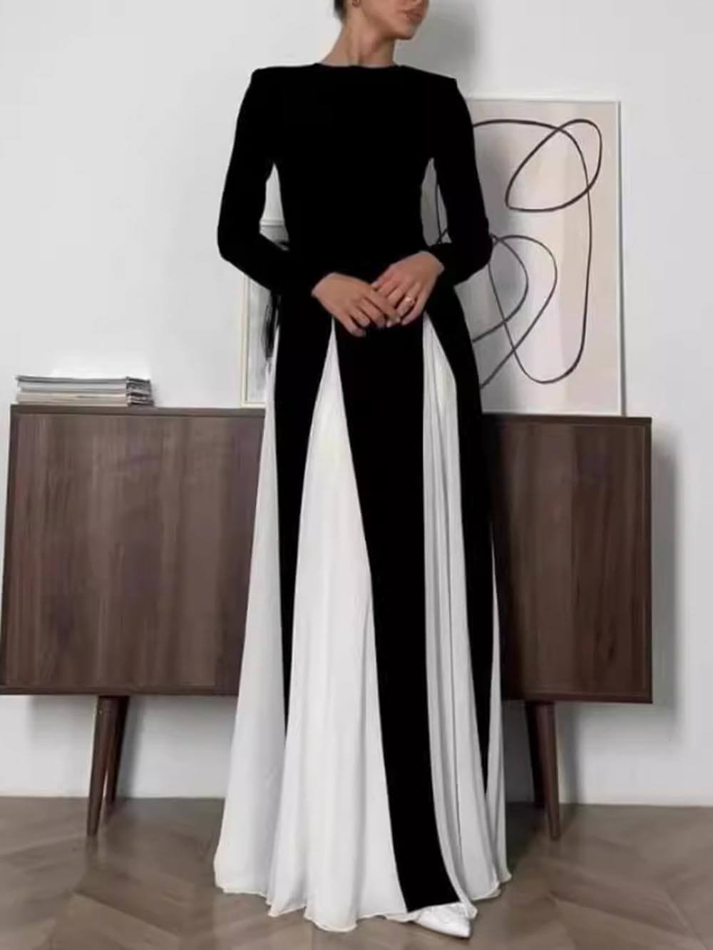 Işığı İkiye Bölen Zarafet – Panelli Maxi Elbise
