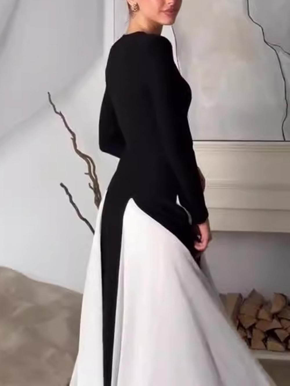 Işığı İkiye Bölen Zarafet – Panelli Maxi Elbise