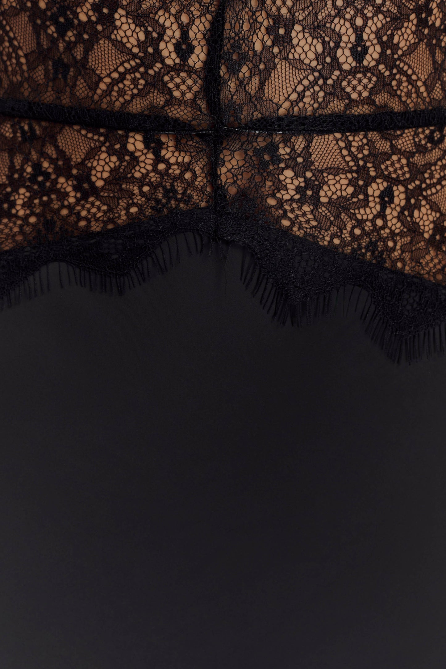 Dantel Bel Detaylı Saten Halter Uzun Elbise – Siyah