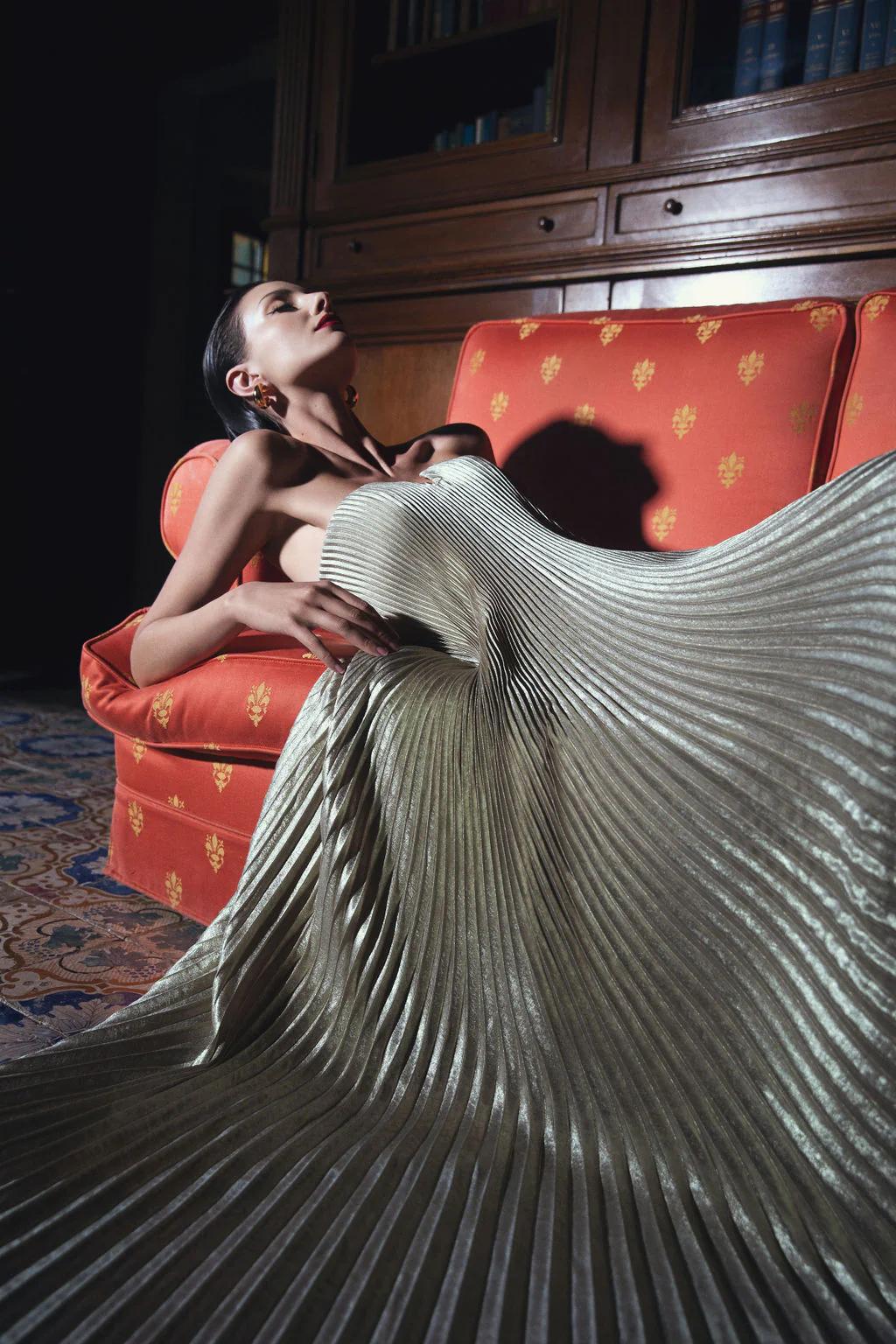 Golden Aura Pliseli Straplez Maxi Elbise