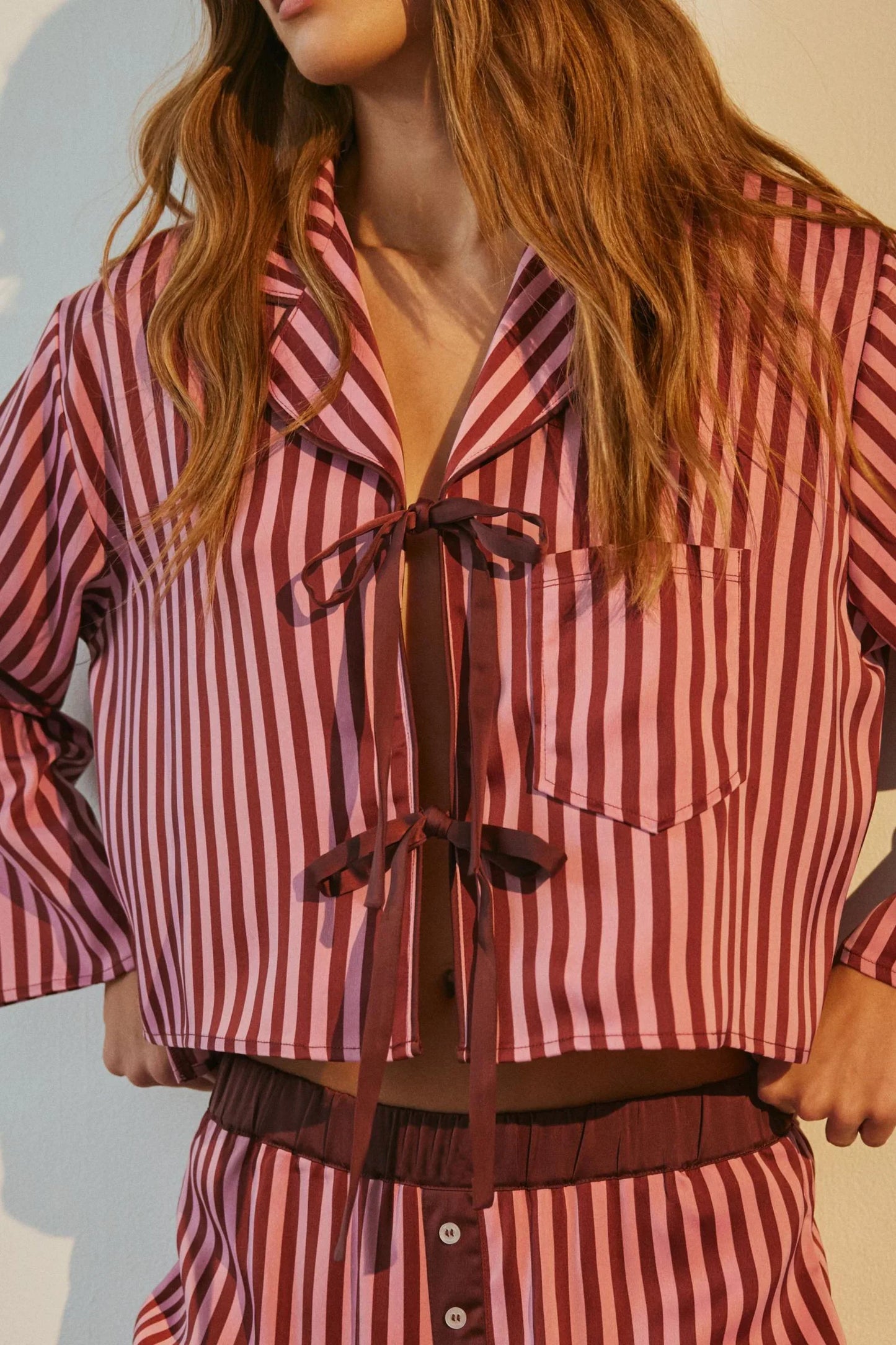 Çizgili Bağcıklı Saten Pijama