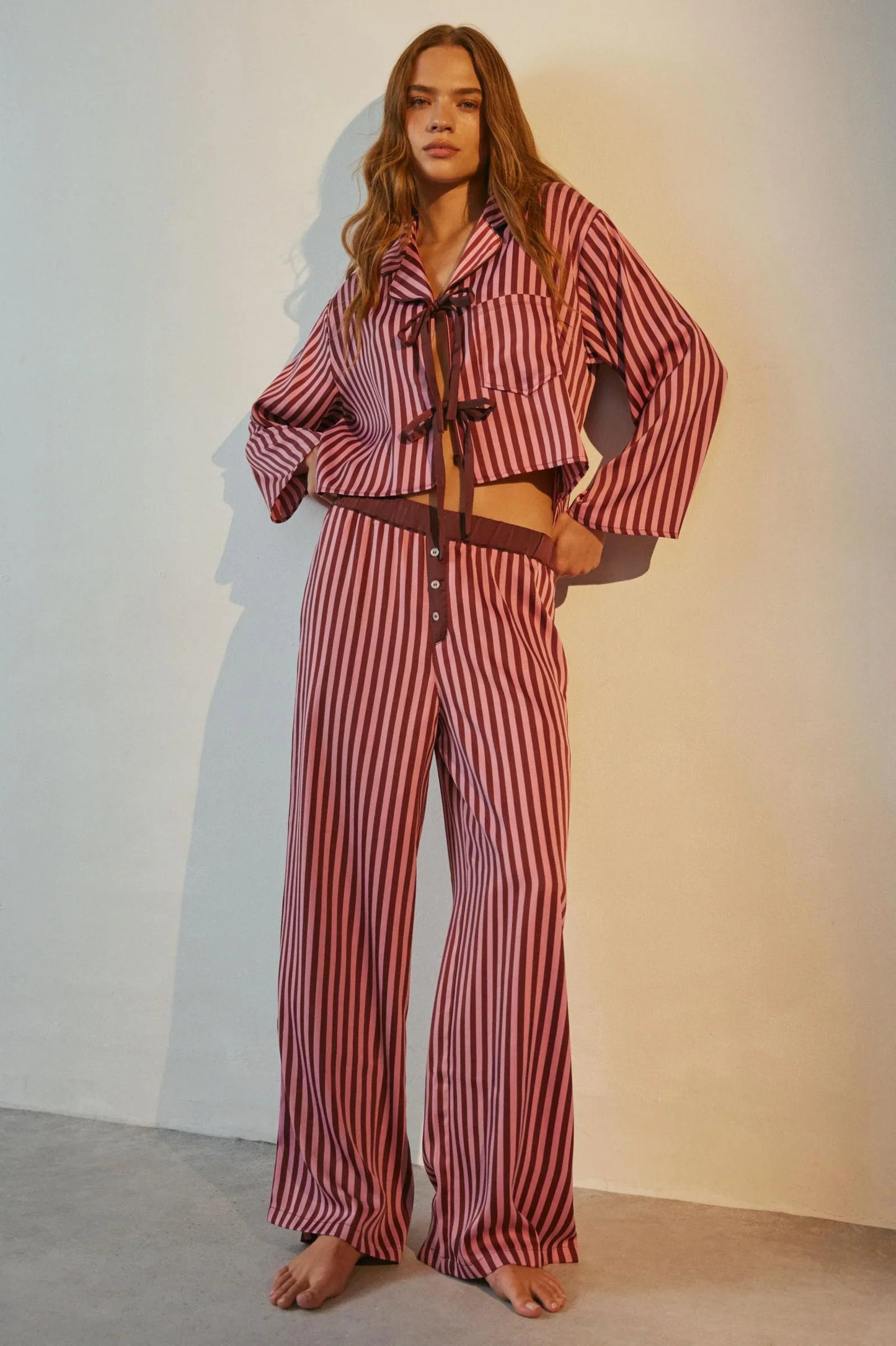 Çizgili Bağcıklı Saten Pijama