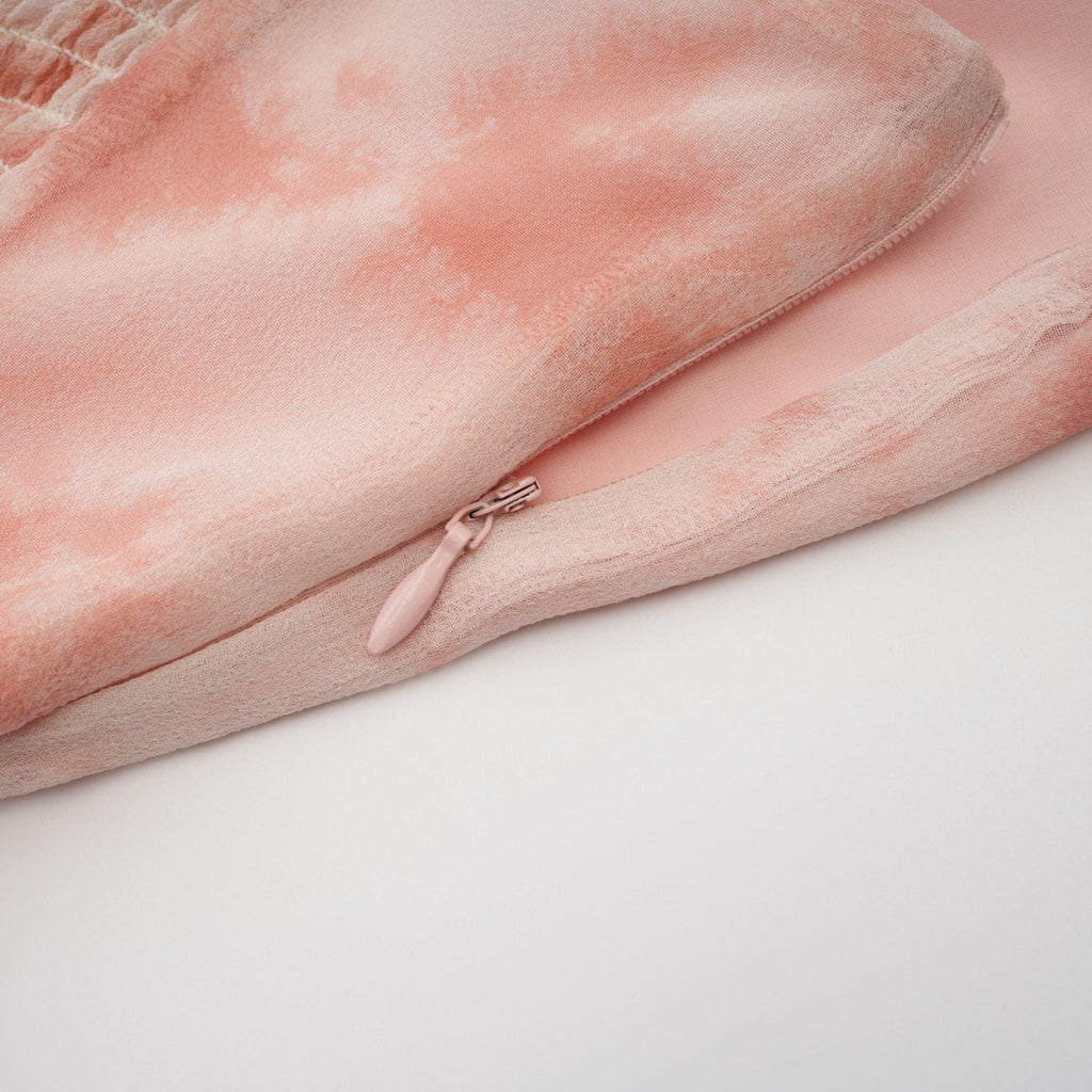 Masum Bir Yaz – Gül Detaylı Mini Elbise