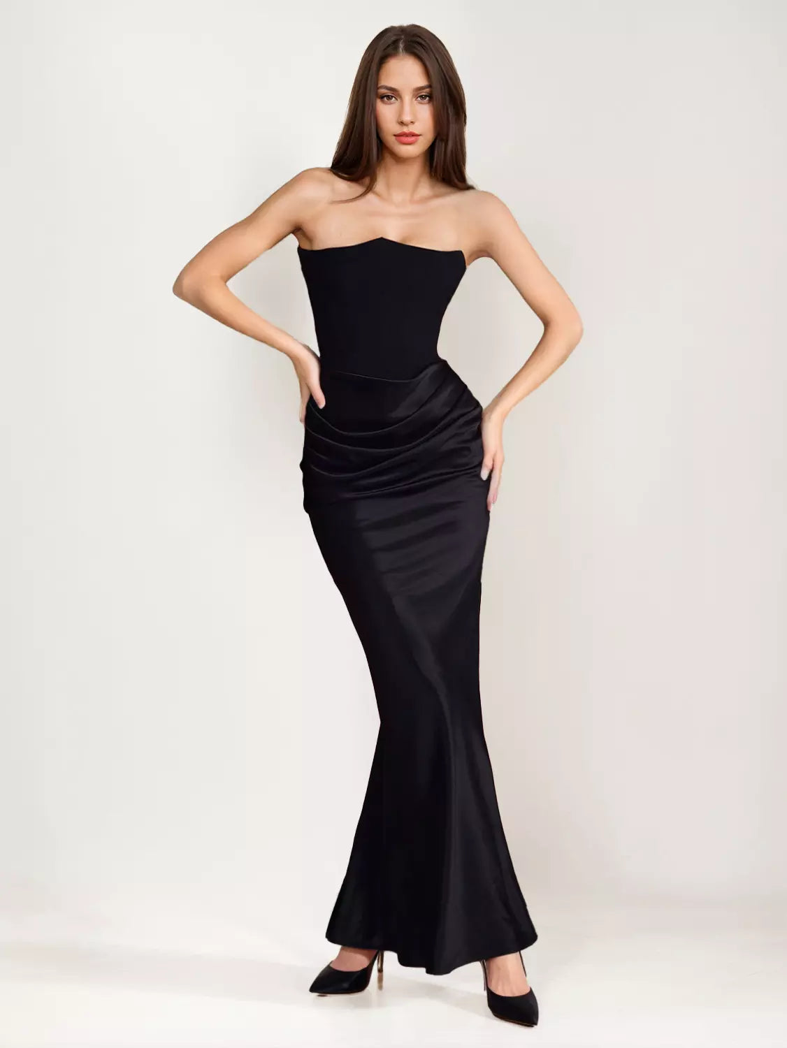 Geceye Karışan Hat – Drapeli Straplez Maxi Elbise