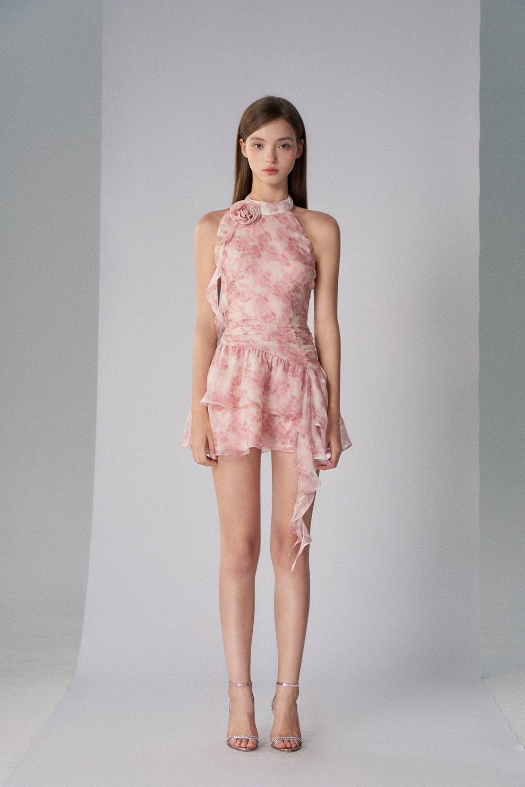 Masum Bir Yaz – Gül Detaylı Mini Elbise