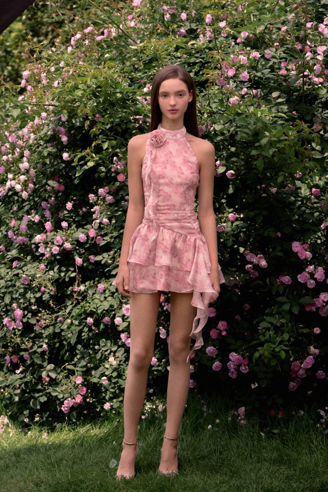 Masum Bir Yaz – Gül Detaylı Mini Elbise