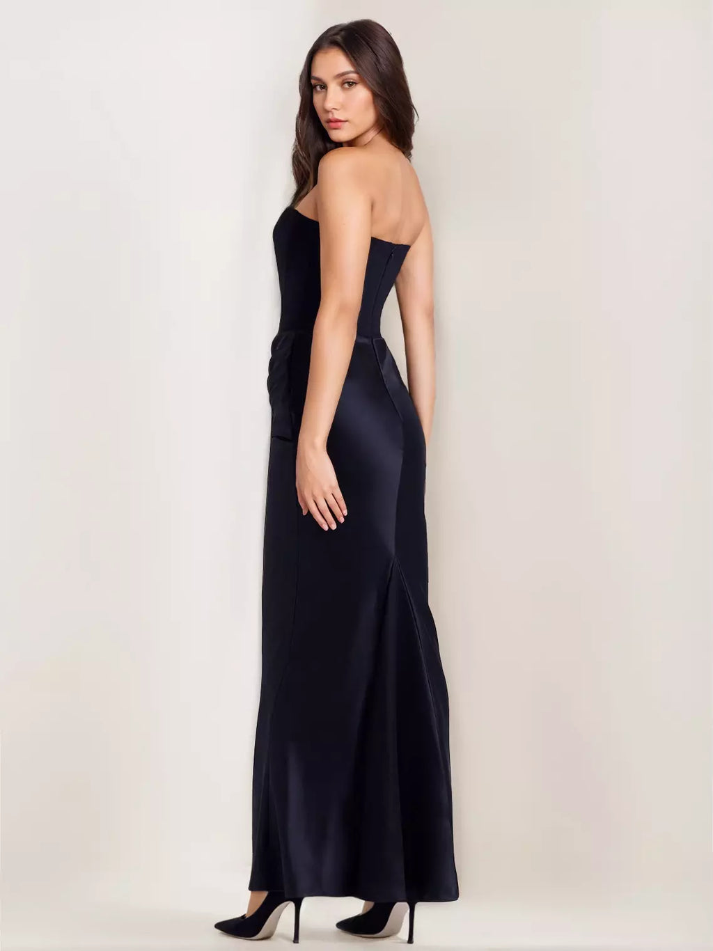 Geceye Karışan Hat – Drapeli Straplez Maxi Elbise