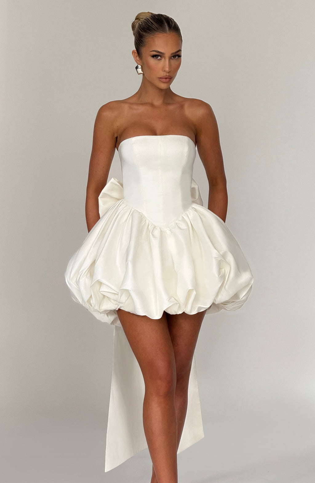 Lotus Fiyonk Detaylı Mini Elbise – Ekru