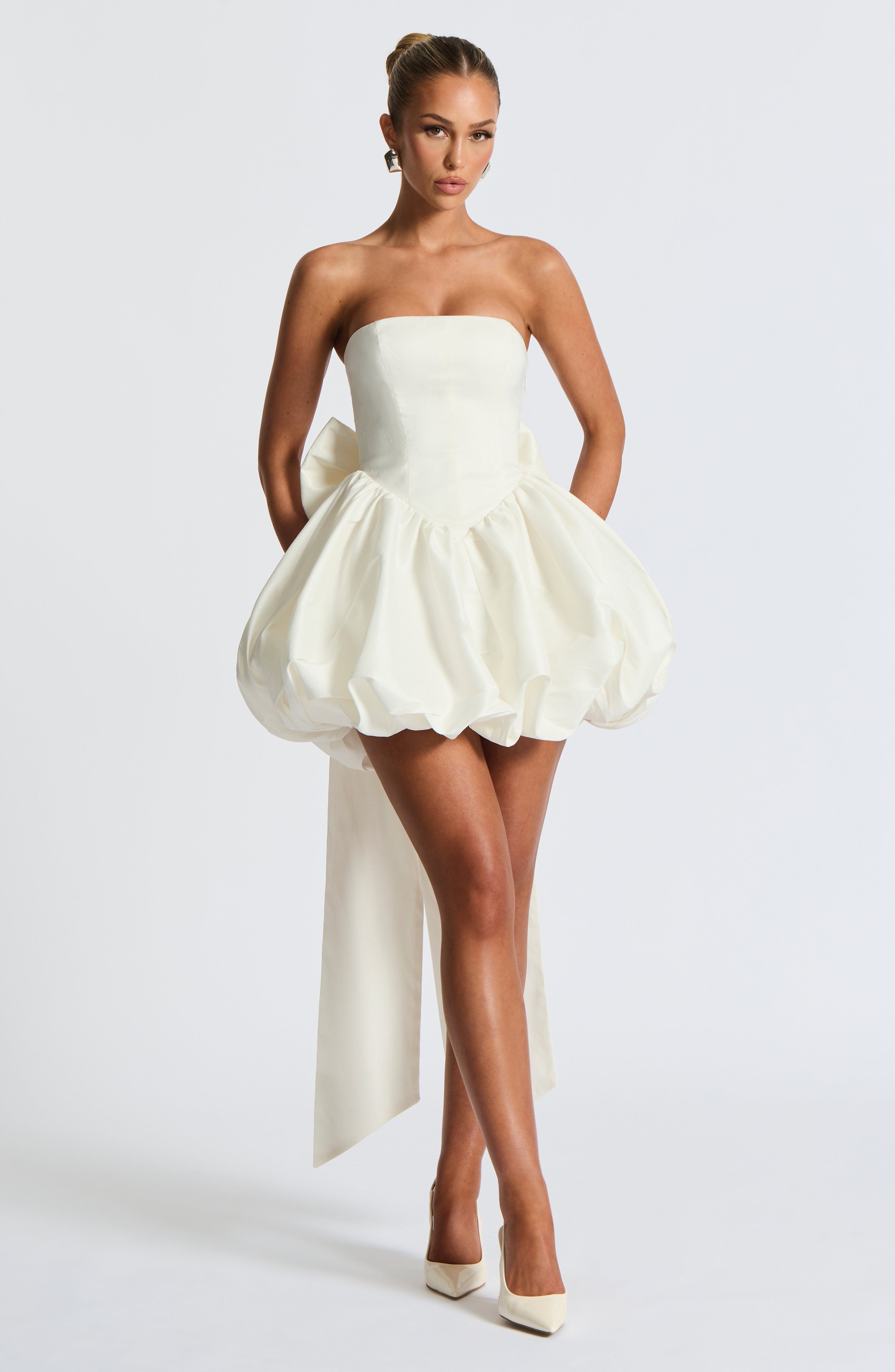 Lotus Fiyonk Detaylı Mini Elbise – Ekru